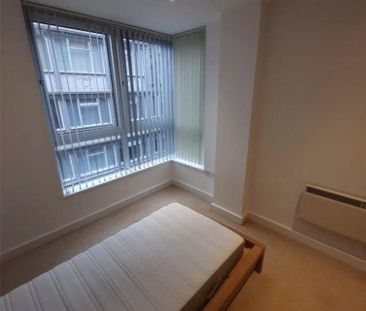 2 bedroom flat to rent - Photo 4