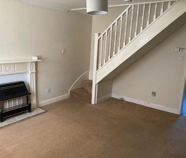 2 bedroom end of terrace house to rent - Photo 1