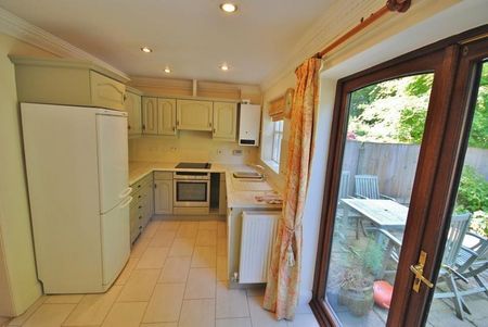 2 Bedroom Terraced To Let - Photo 3
