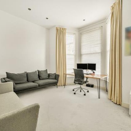 3 bedroom flat to rent - Photo 1