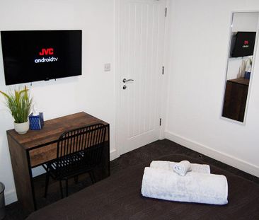 6 bedroom terraced house to rent - Photo 5