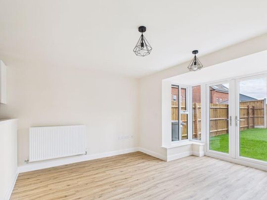 3 bedroom semi-detached house to rent - Photo 1