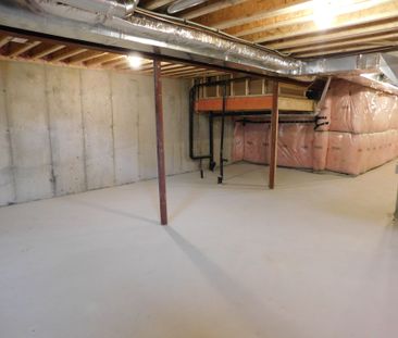 For Lease - 18 Conarty Crescent, Whitby, Ontario - Photo 3