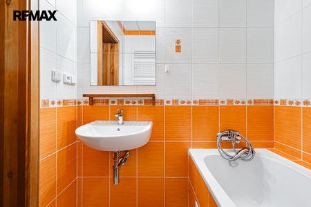 Pronájem bytu 3+kk 73 m², Pernerova 392, Praha - Фото 2