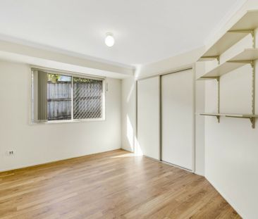 SENSATIONAL FAMILY HOME - Photo 4