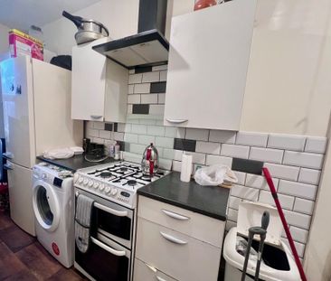 Holdenhurst Road, BH8 8AX, Bournemouth - Photo 3