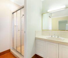 8b Chatswood Court, Robina QLD 4226 - Photo 6