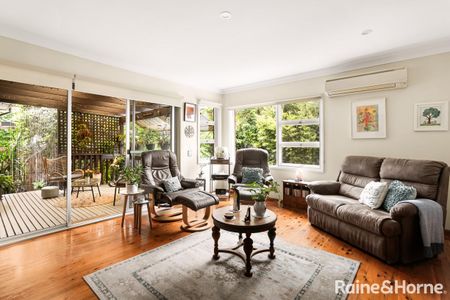 Well presented spacious home - Photo 2