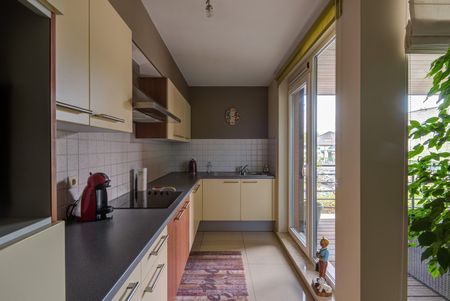 INSTAPKLAAR APPARTEMENT MET 2 SLAAPKAMERS EN AUTOSTAANPLAATS NABIJ STADSCENTRUM BILZEN - Photo 2