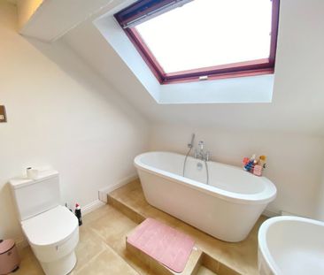 7 bed Detached House for Rent - Photo 3