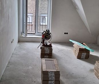 Te huur: Vier prachtige appartementen met twee slaapkamers en de luxe van een eigen tuin of balkon. - Foto 1