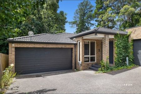 Mitcham - Photo 3