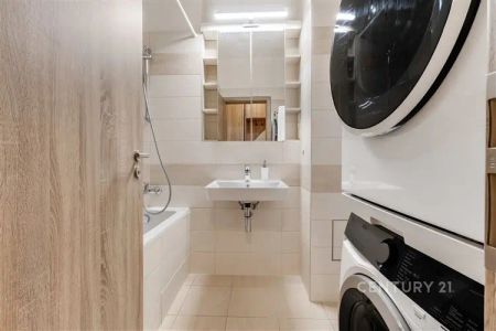 Moderní 3+kk v novostavbě na pronájem. Balkón a XL garážové stání. Spotřebiče Siemens. Částečně zařízeno. Vhodné i pro zájemce s mazlíčky. Včetně pračky a sušičky. Praha 9 Suomi Hloubětín. Ihned k nastěhování. - Photo 5