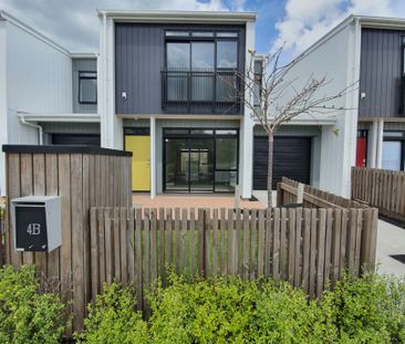 Fabulous Modern Terrace Home - Photo 2