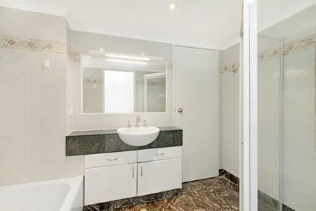 2/22 Frederick Street, Surfers Paradise QLD 4217 - Apartment For Rent | Domain - Photo 3