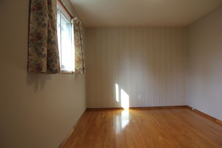 For Lease - 3121 Victoria Street, Oakville, Ontario - Photo 2