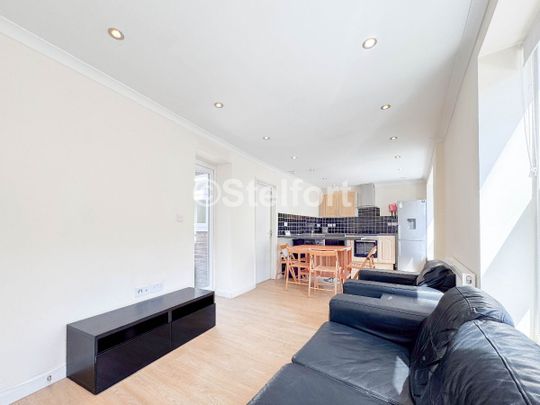 Junction Road, N19, London - Photo 1