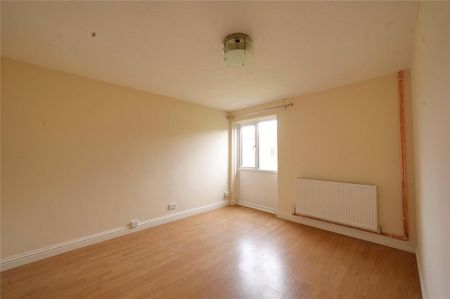 4 bedroom end of terrace house to rent - Photo 4