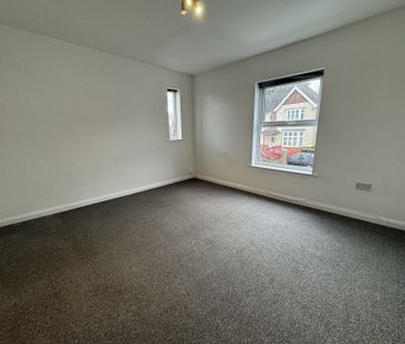 Main Road - Photo 4