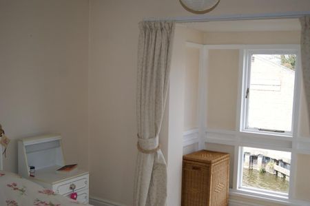 2 bedroom semi-detached house to rent - Photo 2