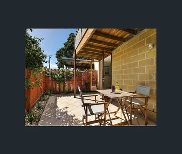 WARM & HOMELY | CONVEINIENT PARKDALE LOCATION! - Photo 6