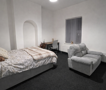 Boughey Road Room 4 - Photo 1