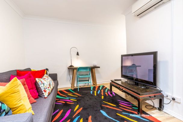 The One Bedder - *Entry via Kingston Lane* - Photo 1