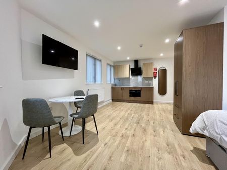 Studio to rent - Photo 2