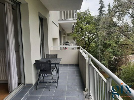Location MEYLAN T1 meublé 30 m² avec grand balcon - Photo 1