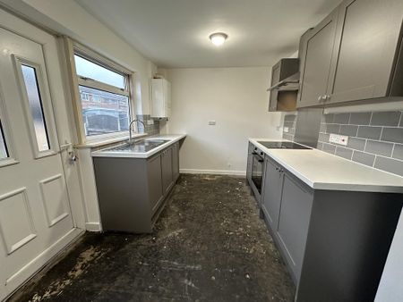 3 bedroom terraced house to rent - Photo 5