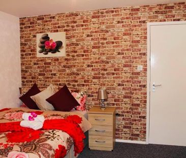 1 bedroom in a house share to rent - Photo 3