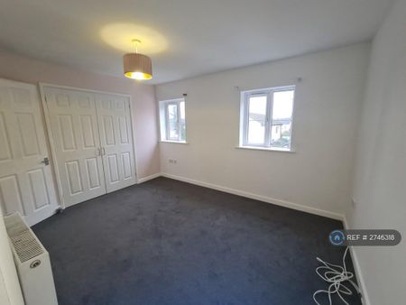 3 bedroom end of terrace house to rent - Photo 3