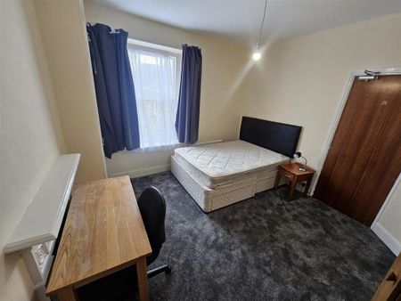 7 bedroom house to rent - Photo 3