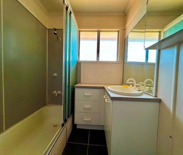 3-BEDROOM RENTAL IN A CONVENIENT LOCATION - Photo 5