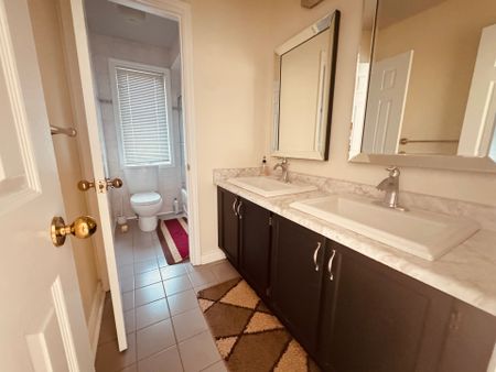 For Lease - 3 Elmsley Drive, Richmond Hill, Ontario - Photo 2