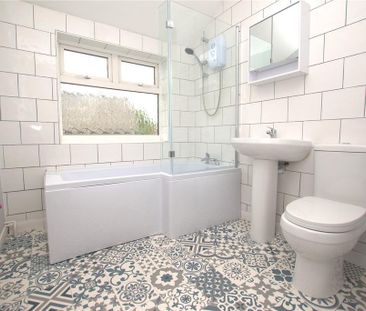 2 bedroom end of terrace house to rent - Photo 5