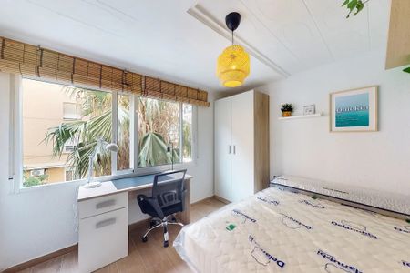 Carrer de Rodrigo de Pertegás, Valencia, Valencian Community 46023 - Photo 2