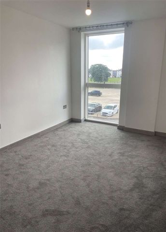 Two bedroom purpose built apartment - Photo 2