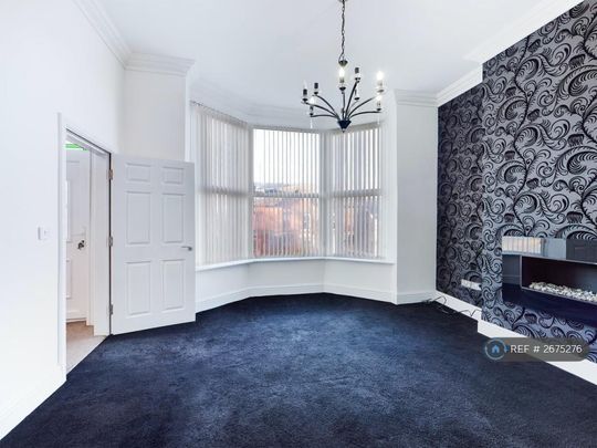 1 bedroom in a house share to rent - Photo 1