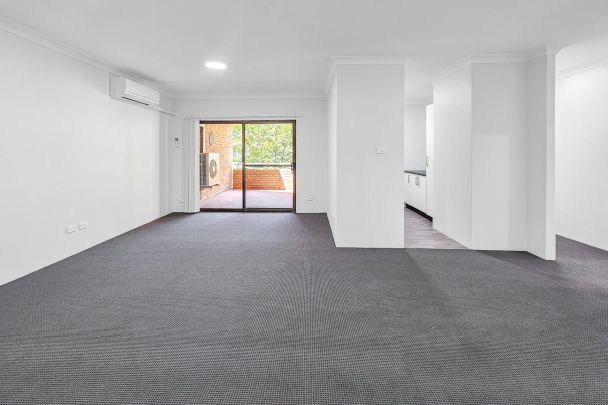 RENOVATED 2 BEDROOM UNIT WITH SPLIT AIR CONDITIONER - Photo 1