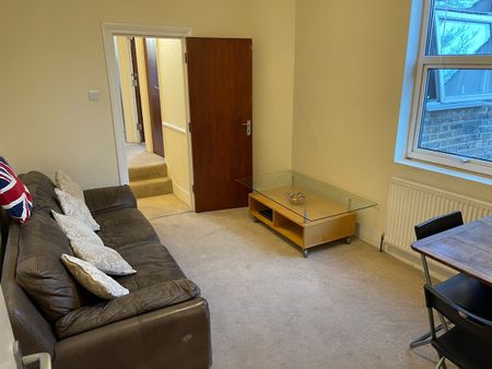 2 Bed Flat, Aldeburgh Street, SE10 - Photo 2