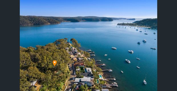 4 Bedroom Home with Stunning Pittwater Views - Photo 1
