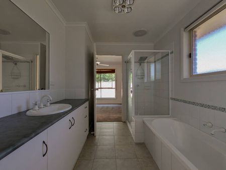 Modern, Tidy & Convenient - Photo 5