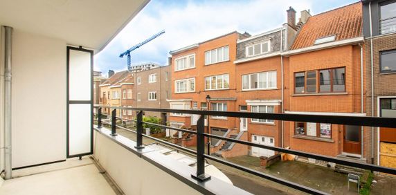 Appartement te huur in Evere voor € 1.200 met 1 slaapkamer - foto 2