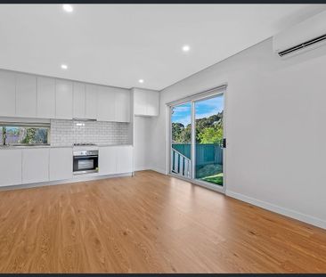 CLOSE TO STATION - Photo 2