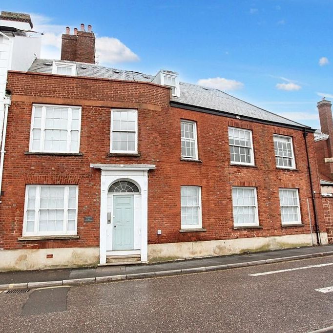 3 bedroom flat to rent - Photo 1