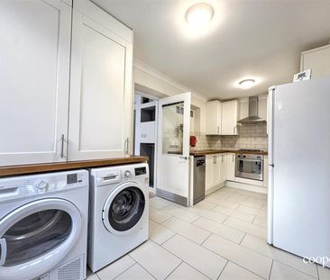 Shorediche Close, Ickenham, UB10 - Photo 5