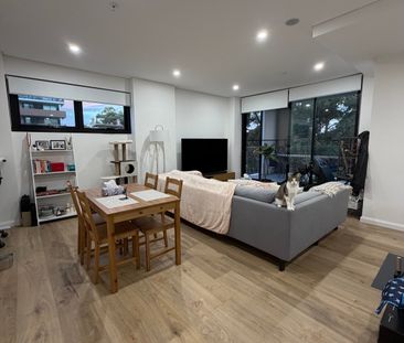 Carlton - Photo 2