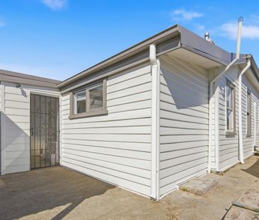 4 generous sized bedrooms within a Stones throw to the Seaport precinct - Photo 6