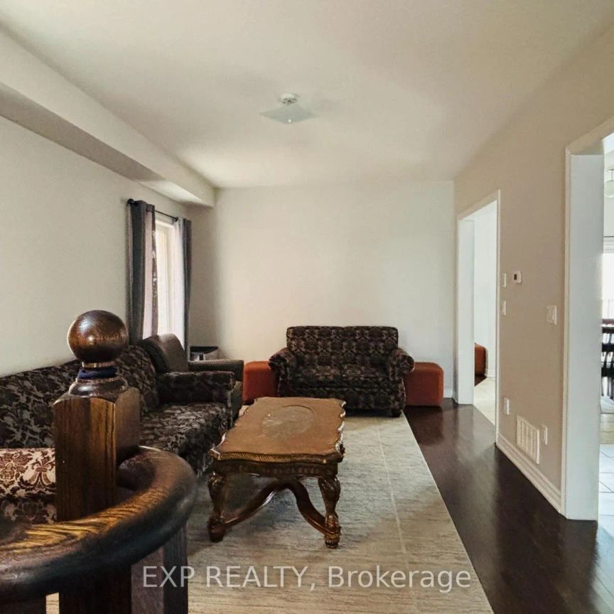 92 MELTWATER CRESCENT - Photo 1